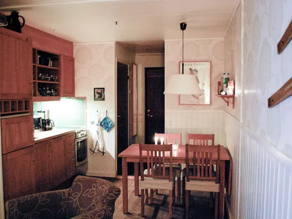 Stöten Mitt de Luxe, 4+2 bäddar M550, Mot backen