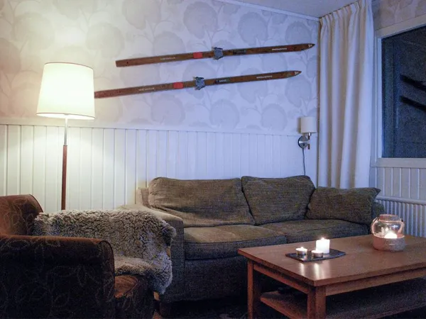 Stöten Mitt de Luxe, 4+2 bäddar M550, Mot backen